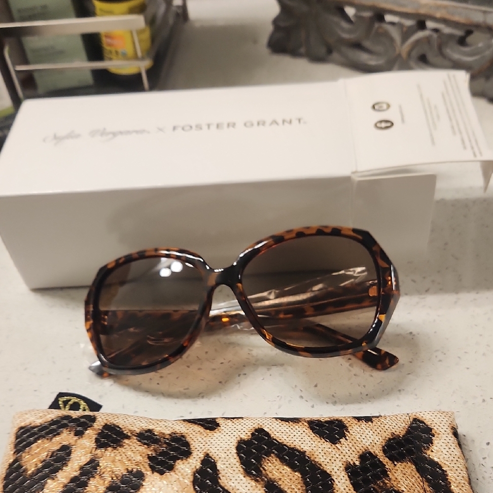 Foster Grant Women's Leopard Print Sunglasses